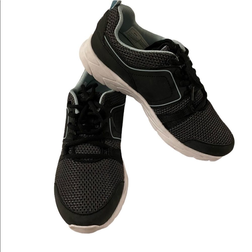 Vionic Devra lace up black sneakers ~ removable insoles ~ size 7